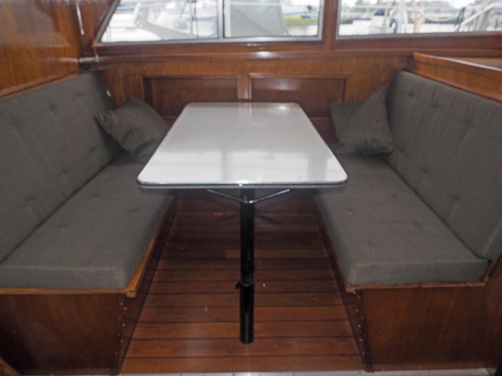 Cabin en avant, H&eacute;bergements